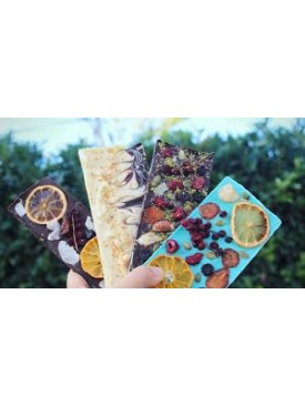 فواكة مجففة مغطسة بالشوكولا